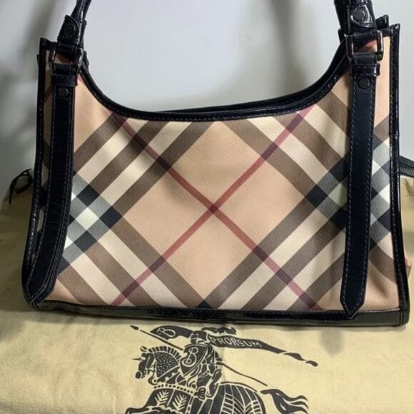 Burberry Extra Large shoulder bag. Comes with dust bag. - Picture 5 of 8